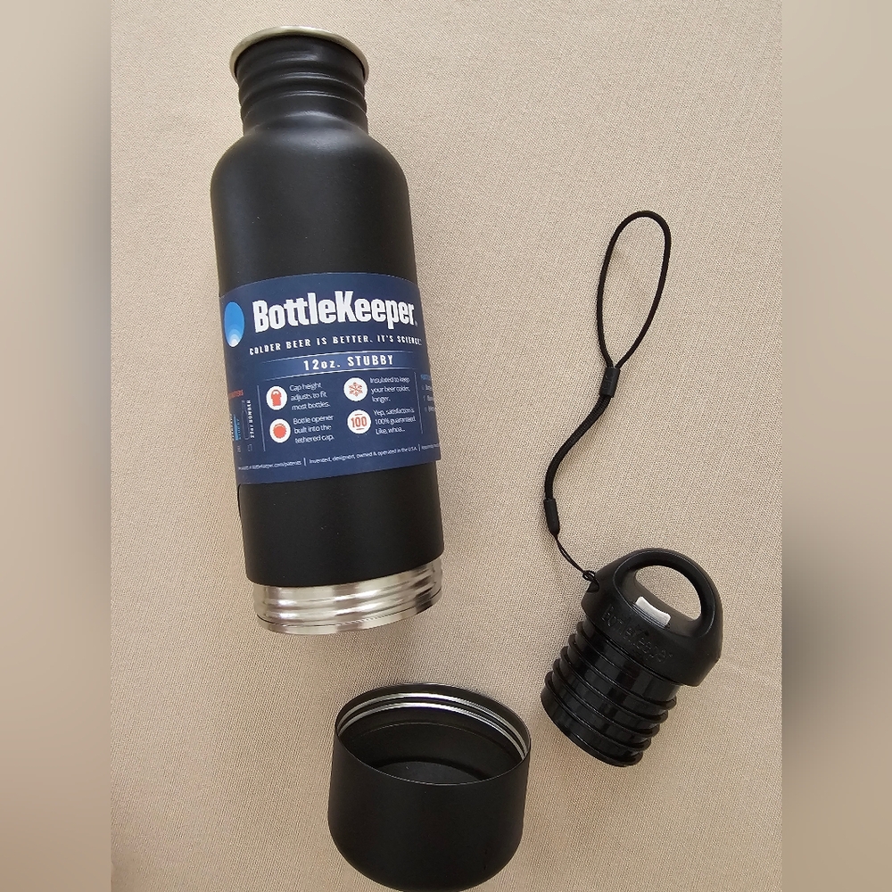 NWT!  Stainless Steel Insulated Bottle Keeper 12 Ounce Stubby Beer Bottle Holder